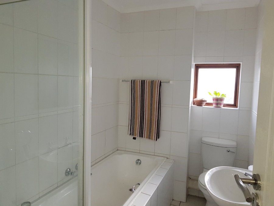 To Let 3 Bedroom Property for Rent in Table View Western Cape